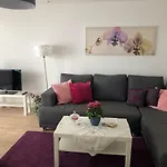 Neue, Helle Kernsanierte Wohnung In Der List