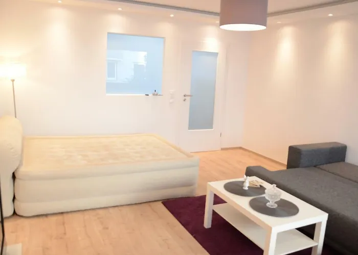 Neue, Helle Kernsanierte Wohnung In Der List